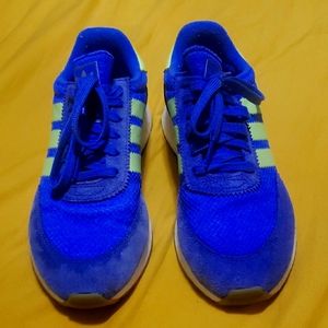 Adidas women's Sneakers 👟 Like New 👍